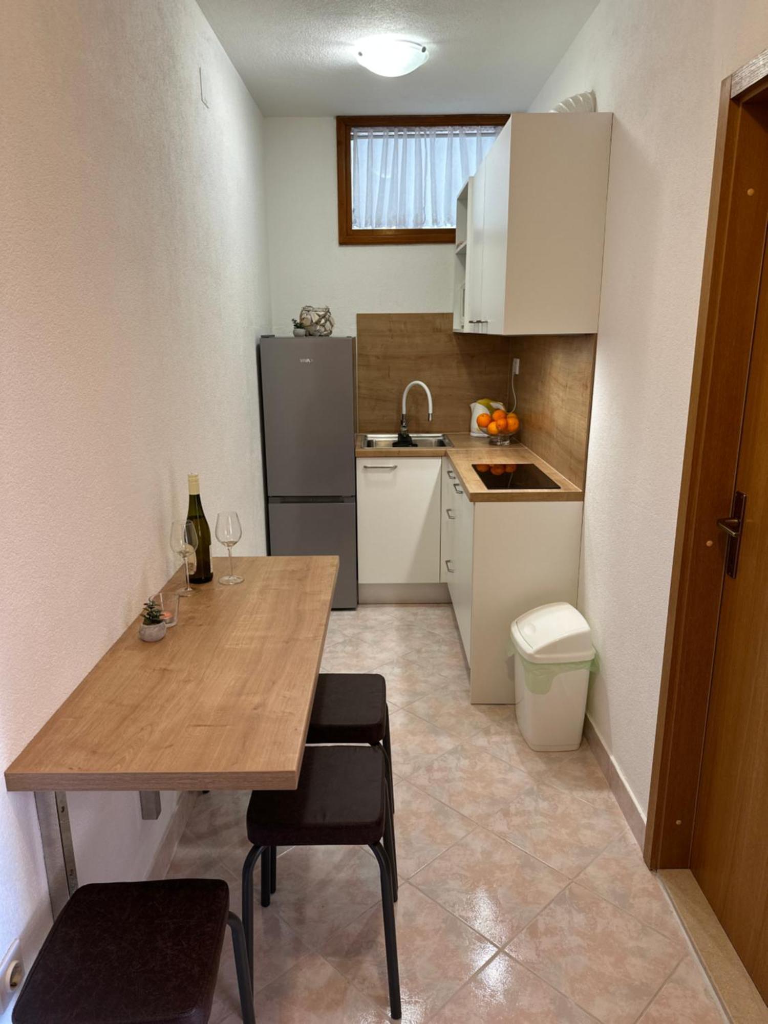 Apartmani Jurica I Ankica Brela Ngoại thất bức ảnh